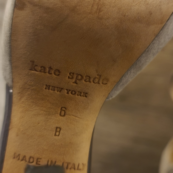 Kate Spade $218 Gray Suede 3D Flower Peep Toe Sling Back Heels 6 - Picture 4 of 10